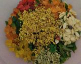 A picture of step 1 of Valentine special paan.