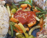 Foto del paso 5 de la receta: Contramuslos de pollo rellenos de dátiles y jamón serrano