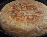Foto del paso 4 de la receta: Tortilla de patatas, cebolla y salmón ahumado