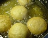 A picture of step 6 of Fried Pizza kachori.