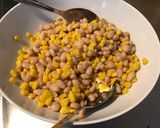 Une image de l'étape 6 de Salade aux deux haricots,maïs,lard fumé et tomates séchées.