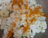 A picture of step 8 of Cauliflower dry veg 😋.