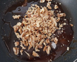 Foto del paso 2 de la receta: Tarta de zanahoria, melocotones y nueces caramelizadas (sin gluten)