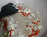 Foto langkah ke 3 dari resep Cumi Asin Tumis.