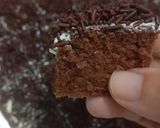 Foto langkah ke 5 dari resep Bolu coklat potong putih telur.