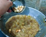 A picture of step 4 of Pears Halwa.
