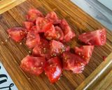 Une image de l'étape 2 de Diots à la tomate, ail et persil.
