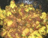 A picture of step 7 of Dry Aloo Gobhi Masala.