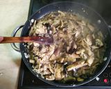 Foto del passaggio 6 della ricetta Pollo “alla crème” con funghi Portobello