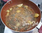 A picture of step 2 of Methi Aloo Kheema.