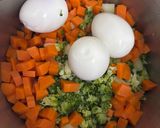 Hình bước làm 4 của món Cơm cuộn bông cải xanh
