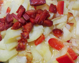 Foto del paso 3 de la receta: Tortilla de patatas con pimiento y chorizo