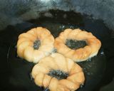 Foto langkah ke 5 dari resep Donat Cantik.