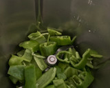 Foto del paso 1 de la receta: Pisto de pimiento verde en Thermomix