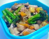 Foto langkah ke 4 dari resep Tumis ayam sayur & nanas.