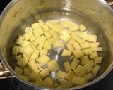 Foto del paso 2 de la receta: Papas con mayonesa para celebrar con Chile🇨🇱