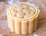 Hình bước làm 8 của món 💚 Bánh Trung Thu Nhân Đậu Xanh Kỷ Tử Nho Khô Loại Mini 50 gr (Vegetarian)