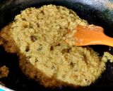 A picture of step 4 of Kesar-Pista Mawa Modak.