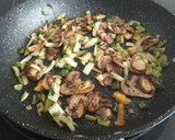 Foto del paso 2 de la receta: Revuelto de hinojo-mango-txanpis