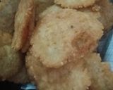 A picture of step 4 of Sabudana Mathri.