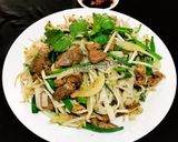 Hình bước làm 3 của món Hủ Tiếu Xào Lòng Gà