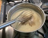 Une image de l'étape 8 de Sauce béchamel à l’épeautre, ail fumé et grana padano.