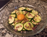 Foto del paso 2 de la receta: Calabacín con jamón y huevo en microondas
