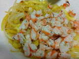 Calabacín con crema de piquillo y langostino