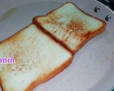 A picture of step 3 of Bread Omelette.