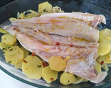 Foto del paso 2 de la receta: Corvina al horno con patatas