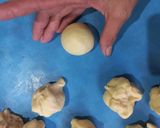 Foto langkah ke 4 dari resep Donat maizena.
