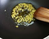 A picture of step 2 of Mexican salsa sauce.