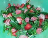 Foto del paso 2 de la receta: Ensalada de fresa y manzana