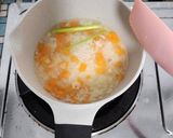 Foto langkah ke 3 dari resep Mpasi Nasi Telur [Cepat dan Mudah].