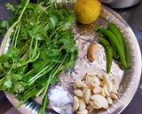 A picture of step 1 of Green Spicy Chutney.