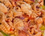 A picture of step 4 of Spicy and Sour Stir-Fried Squid with Vegetables.