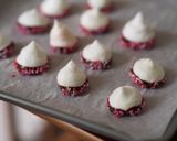 A picture of step 6 of Meringue Kisses.