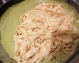 Une image de l'étape 6 de Tagliatelles fraîches à la crème d'avocat.
