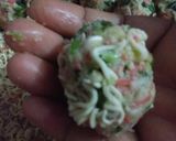 A picture of step 3 of Maggi manchurian.