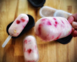 Foto del paso 4 de la receta: Polo cremoso de cheesecake y fresas (en moldes Lékué)