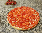 Foto del paso 4 de la receta: Bizcochuelo con crema pastelera y frutillas