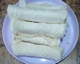 Foto langkah ke 2 dari resep Roti goreng gulung isi sosis.