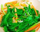 A picture of step 4 of Stir-Fried Beef Pho Noodles.