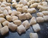 Foto del paso 1 de la receta: Ñoquis integrales al pesto y espinaca