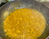 Foto del paso 4 de la receta: Tortiglioni en salsa de curry con langostinos