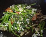 Foto langkah ke 4 dari resep Tumis Kangkung dan Kol.