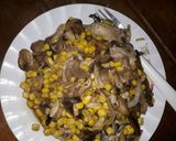 Foto del paso 3 de la receta: Pollo con hongos y maíz...🇸🇻