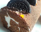 Foto langkah ke 7 dari resep Chocolatos Roll Cake.