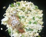 A picture of step 3 of Cabbage-Spring Onion Fry.