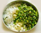 A picture of step 1 of Aromatic, spicy, and healthy pilaf with basil Pesto and vegetables.